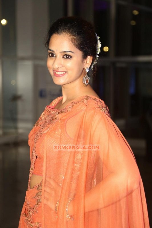 Cinema Actress Nanditha New Wallpapers 4096