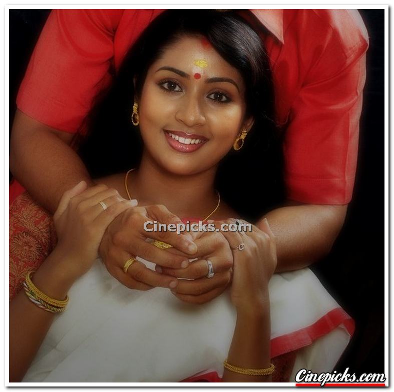 Actress Navya Nair Photos 1