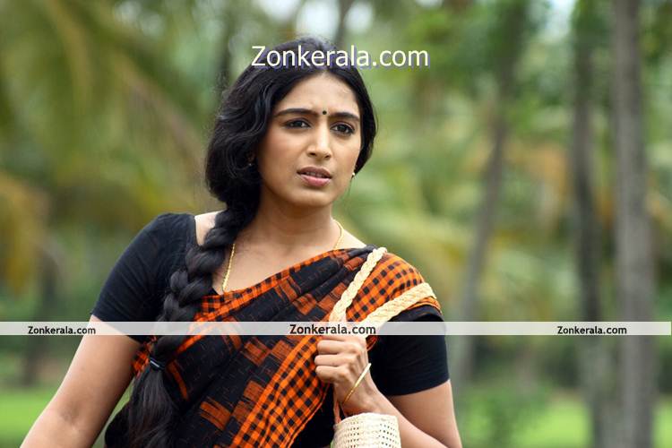 Padmapriya New Pic 2