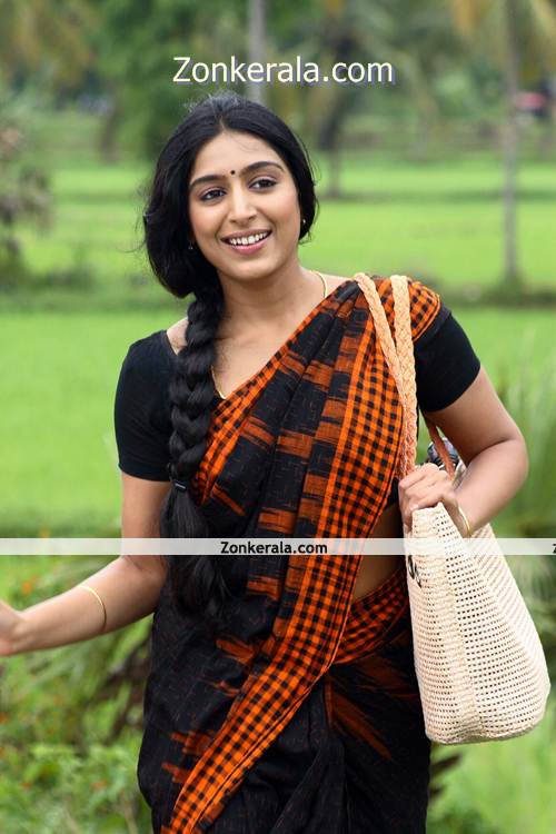 Padmapriya New Pic 4