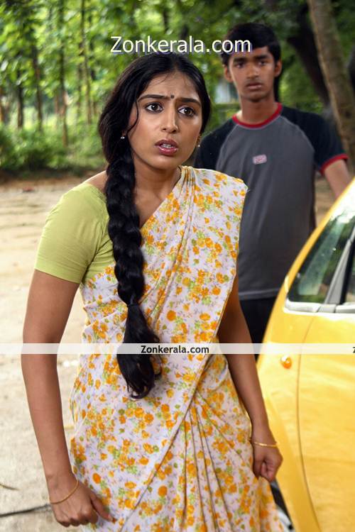 Padmapriya New Pic 8