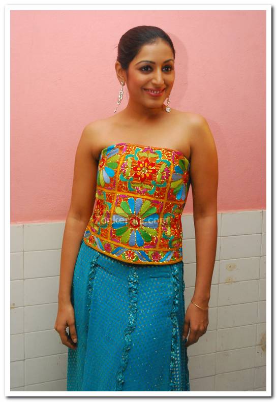 Padmapriya Photos 04
