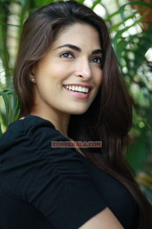 Parvathy Omanakuttan 7884