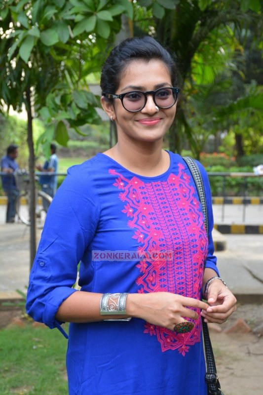 Parvathy Thiruvoth Malayalam Heroine Jan 2016 Wallpapers 1053