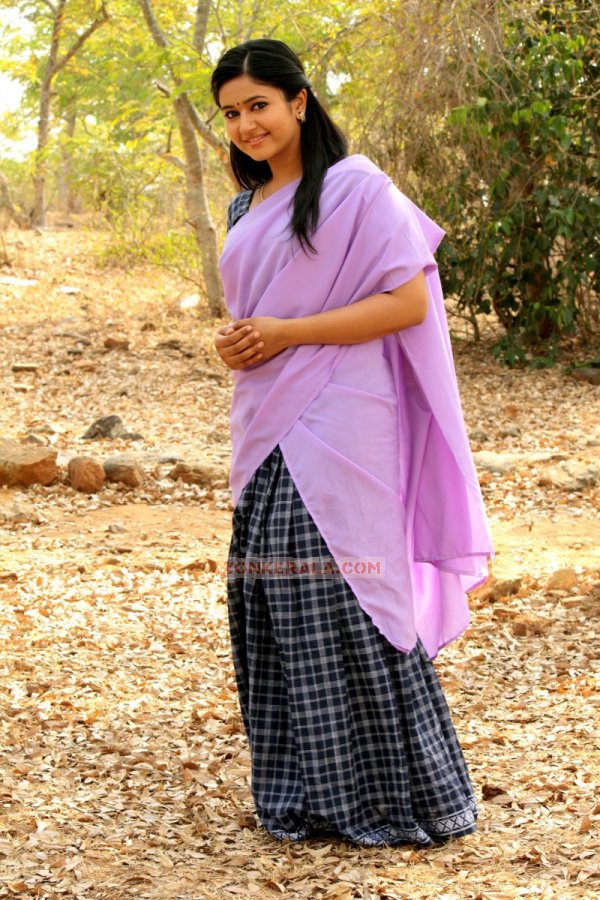 Malayalam Actress Poonam Bajwa 4210