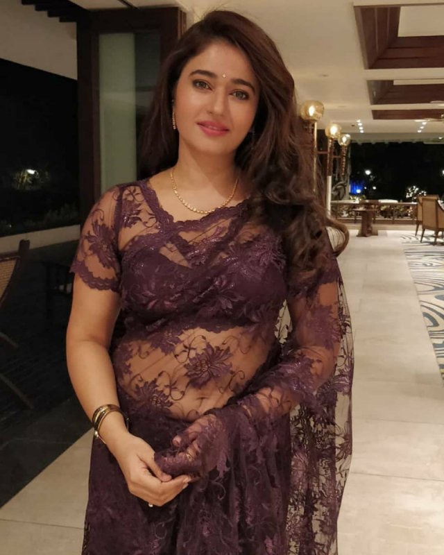 Malayalam Heroine Poonam Bajwa Album 6166