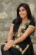 Malayalam Actress Poorna Wallpapers 1233