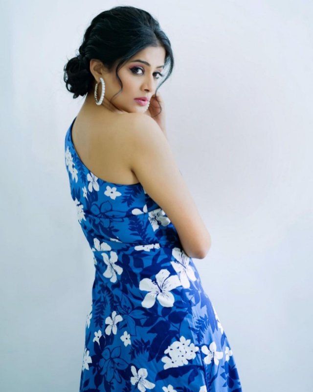 Actress Priyamani New Gallery 3057