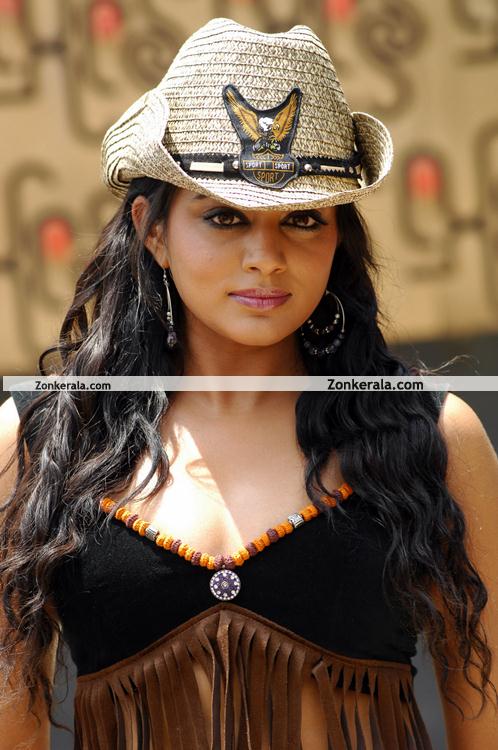 Priyamani New Stills 001