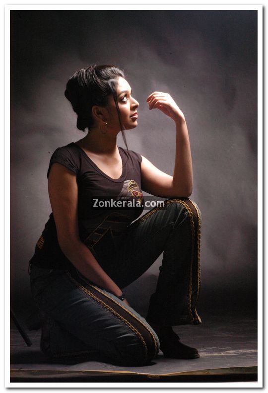 Actress Radhika Photo 2