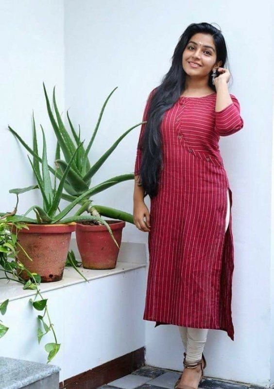 Rajisha Vijayan Malayalam Movie Actress Mar 2020 Albums 5621