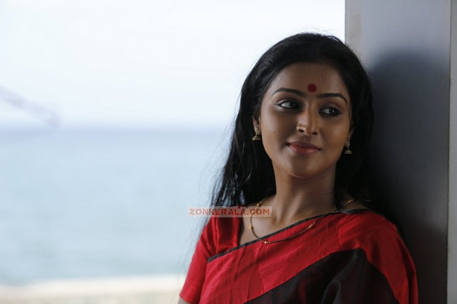 Actress Remya Nambeesan 2124