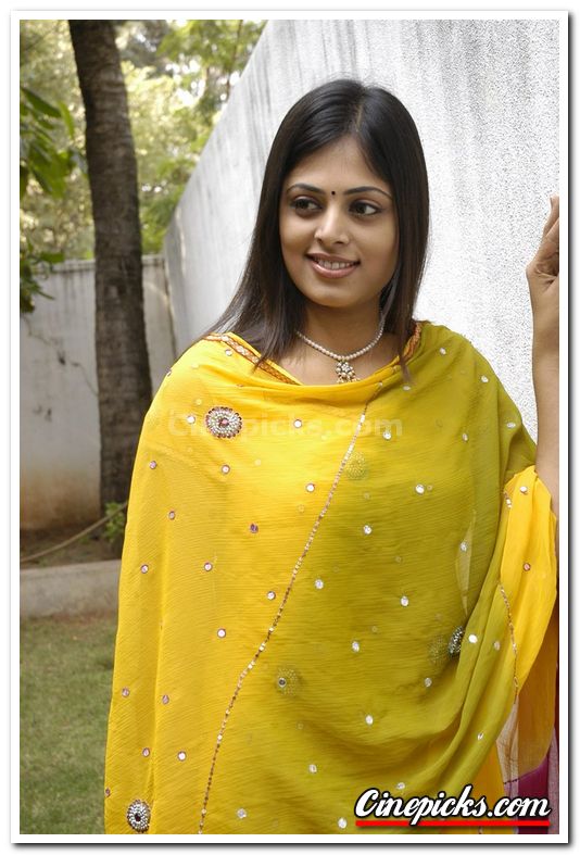 Sindhu Menon Picture 2