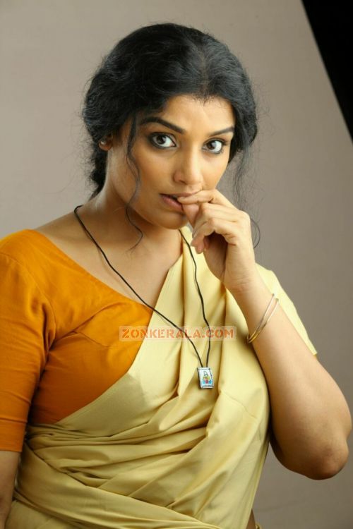 Malayalam Actress Swetha Menon Photos 6763