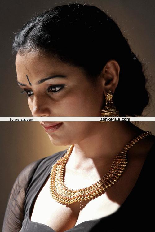 Swetha Menon Hot Rathinirvedam Photos 14