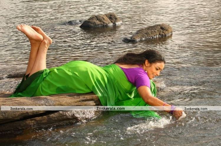 Swetha Menon Hot Stills 2