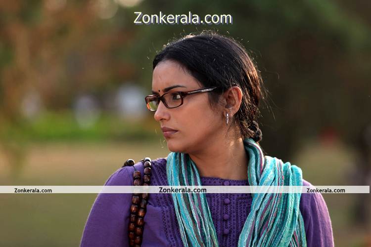 Swetha Menon New Pics 001