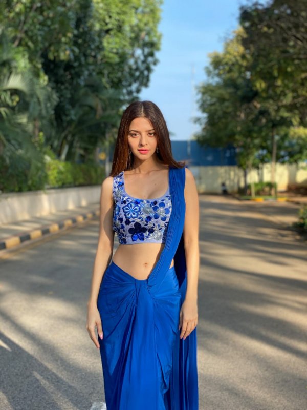 2020 Gallery Vedhika Actress 1257