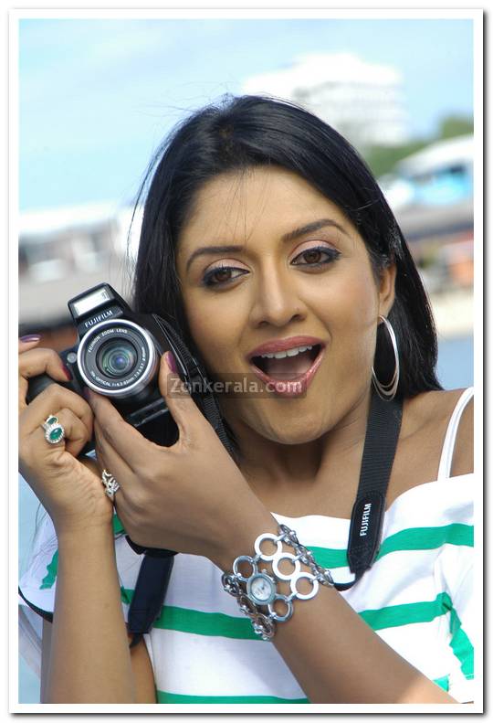 Actress Vimala Raman Pictures 36
