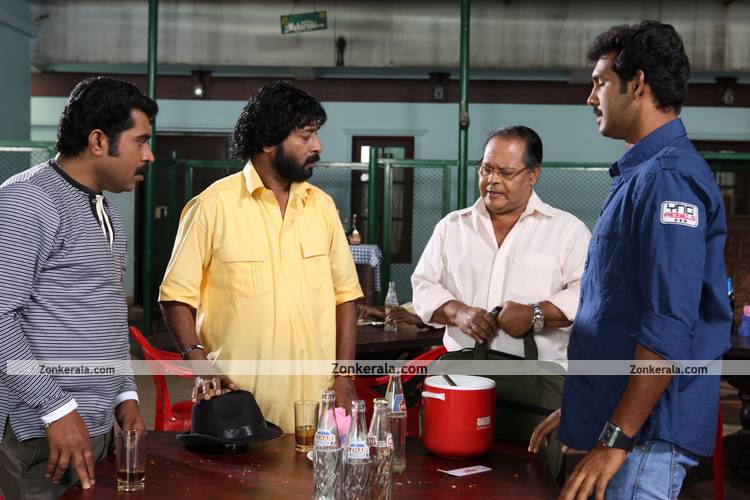 Aan Piranna Veedu Movie Stills 5