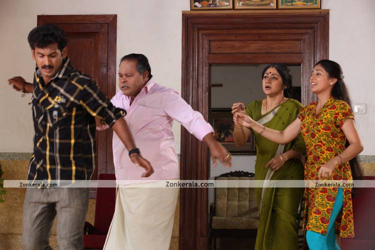 Aan Piranna Veedu Stills 4