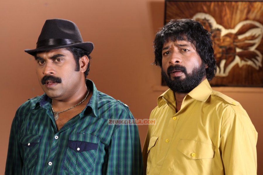 Malayalam Movie Aan Piranna Veedu Photos 9585