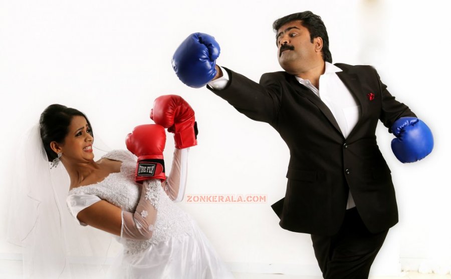 Bhavana And Anoop Menon In Angry Babies Movie 693