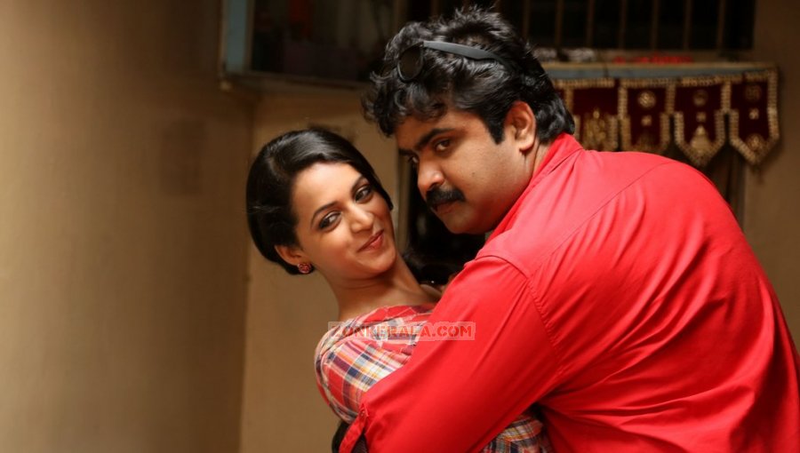 Bhavana And Anup Menon In Angry Babies 733