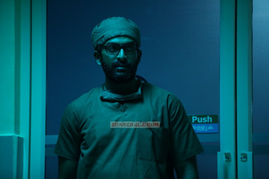 Movie Ayaalum Njanum Thammil 8240