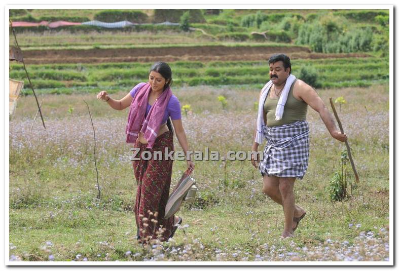 Mohanlal And Bhumika Chawla 5