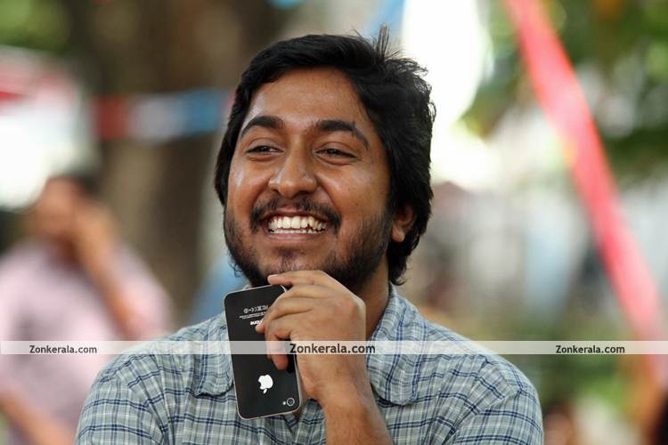 Vineeth Sreenivasan Still From Chappa Kurishu 2