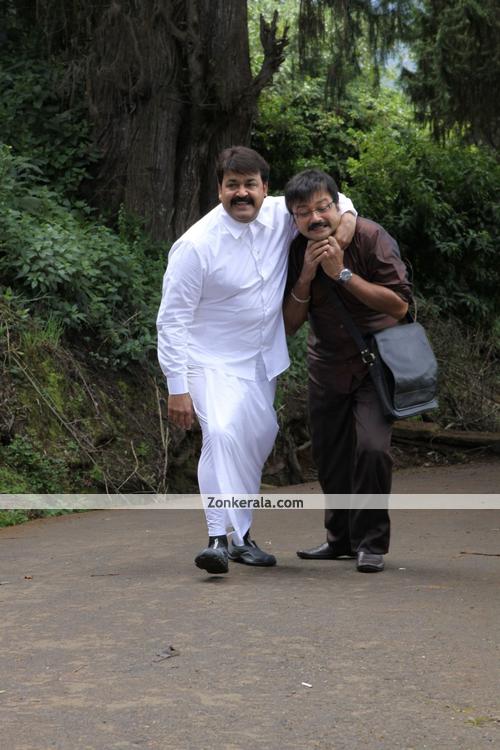 Mohanlal And Jayaram In China Town 4