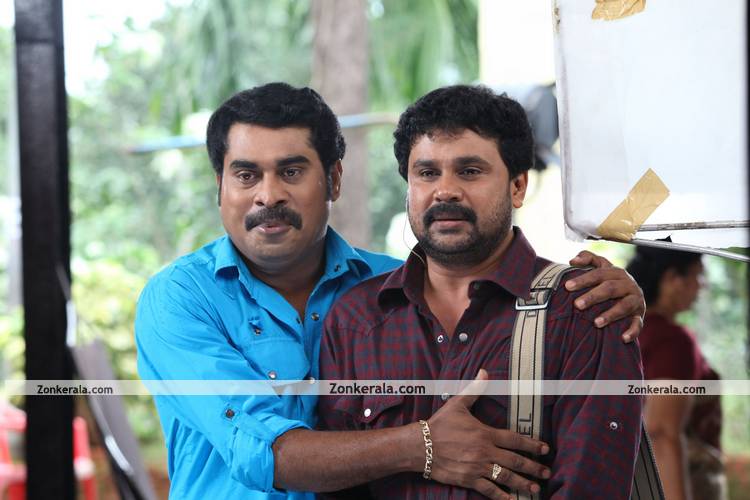 Dileep And Suraaj In Filmstar 3