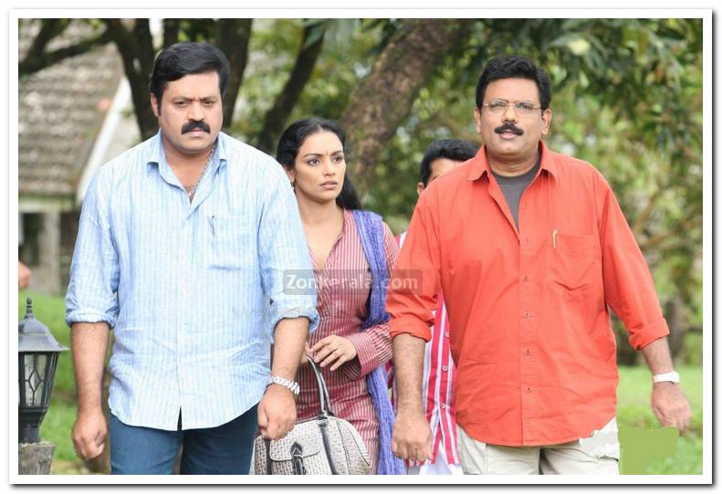 Suresh Gopi And Swetha Menon 4