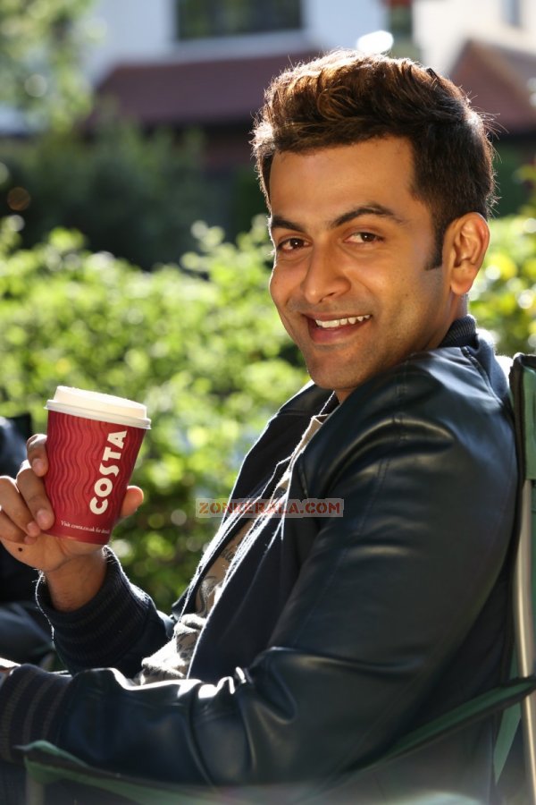 Actor Prithviraj London Bridge 406