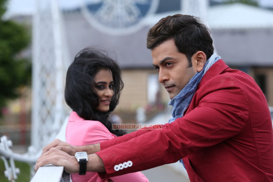 Nandhitha Prithviraj In London Bridge 590