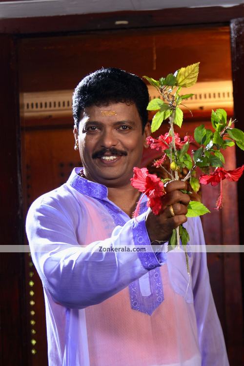 Jagadish In Lucky Jokkers 1