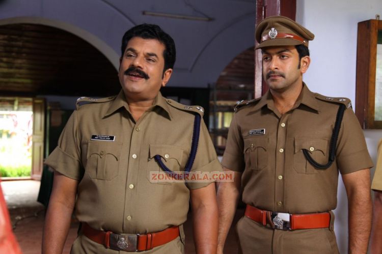 Mukesh And Prithviraj In Masters 854