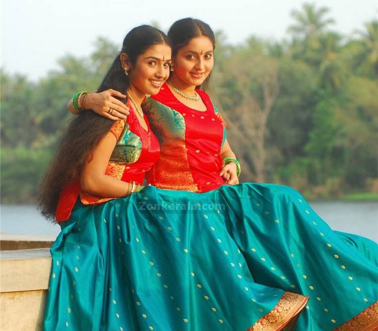 Bhama And Vidya Photos 4