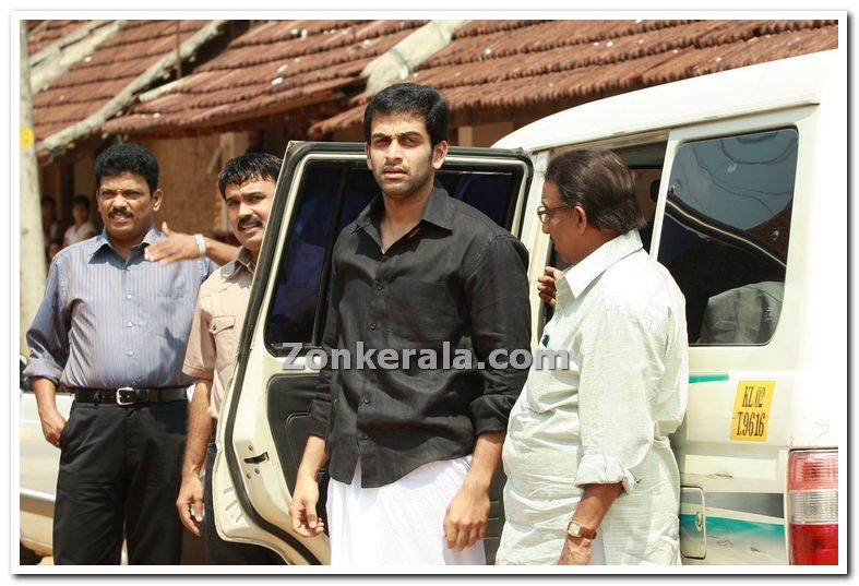 Nedumudi Venu Prithviraj Still 06