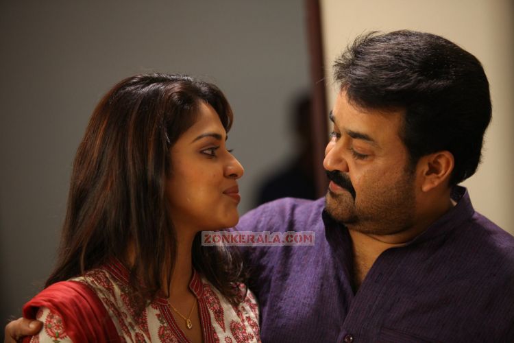 Amala Paul And Mohanlal In Run Baby Run 625