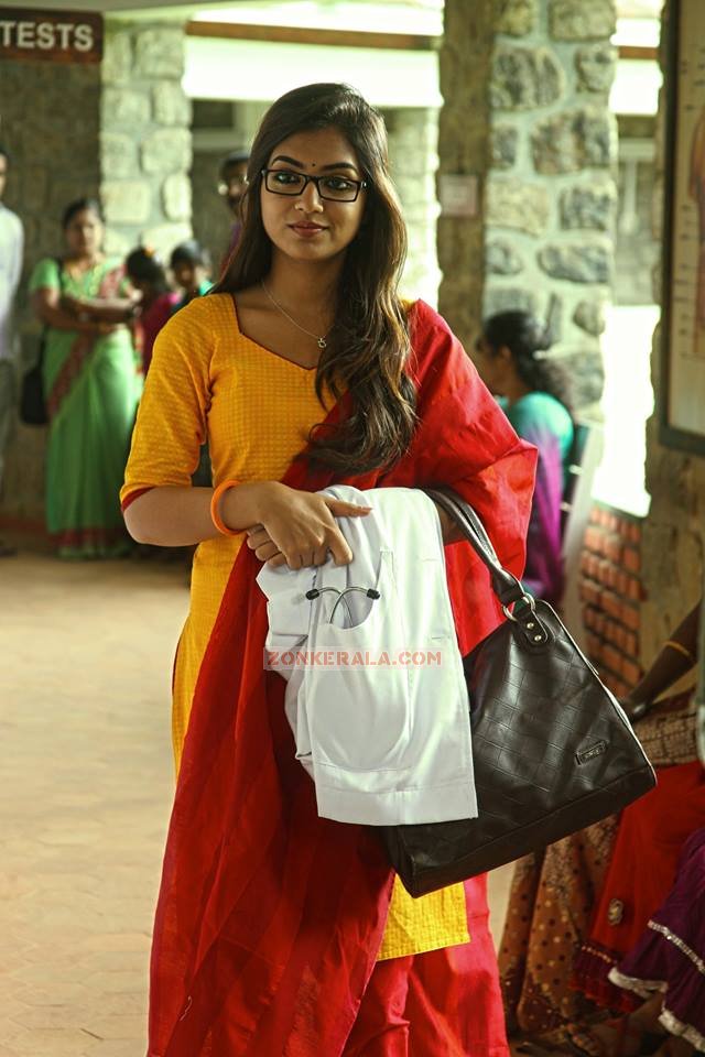 Nazriya Nazim 352