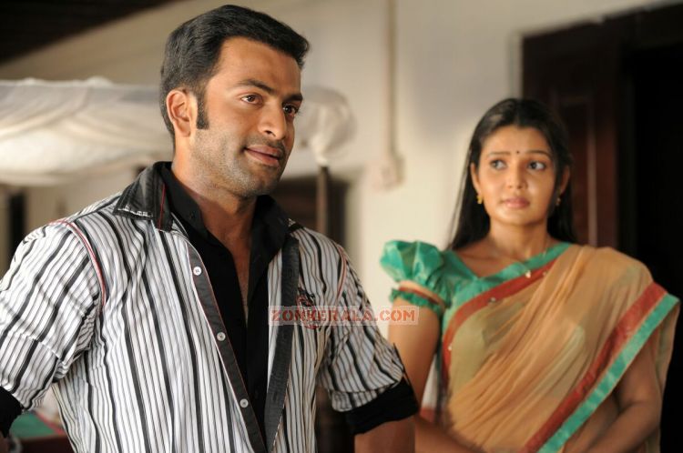 Prithviraj And Vandana Menon In Simhasanam 280