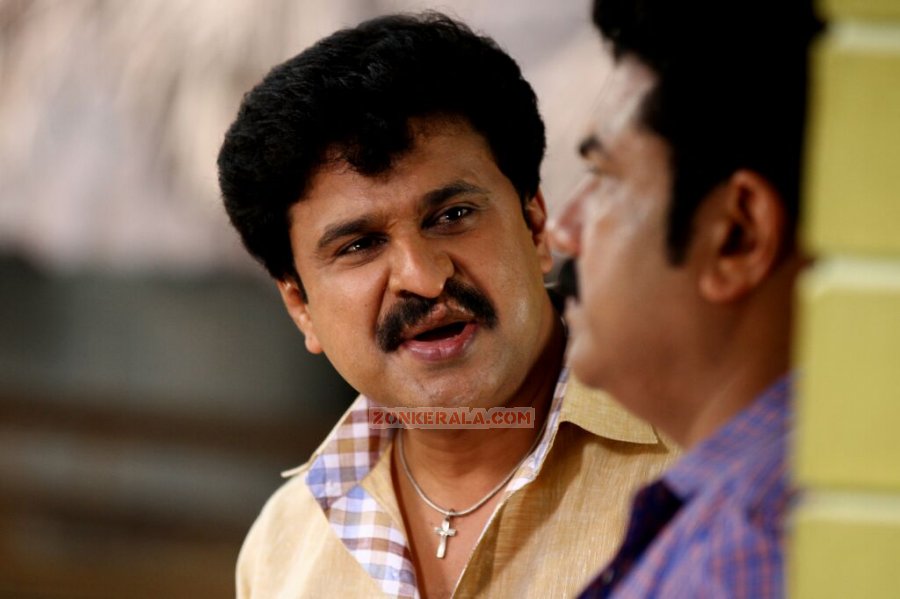 Dileep And Mukesh Sound Thoma 727