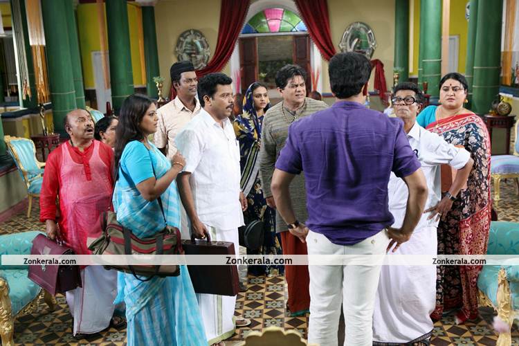 Teja Bhai And Family Movie Still 6