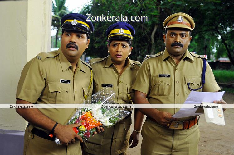 Ulakam Chuttum Valiban Still 3