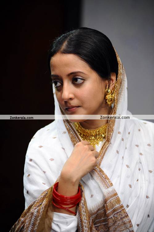 Raima Sen Still From Veeraputhran 4