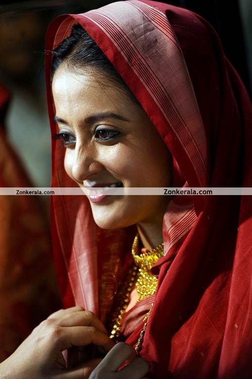 Raima Sen Still From Veeraputhran 5