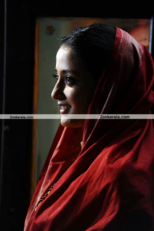 Raima Sen Still From Veeraputhran 6