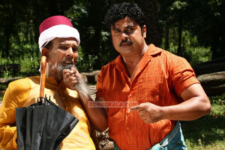 Mamukkoya Dileep In Vellaripravinte Changathi 99